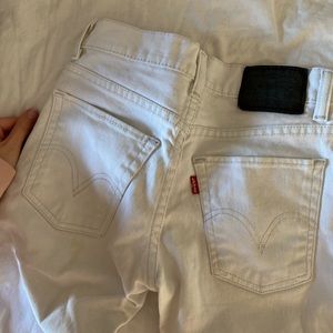 Dreamy white vintage Levi’s perfect condition